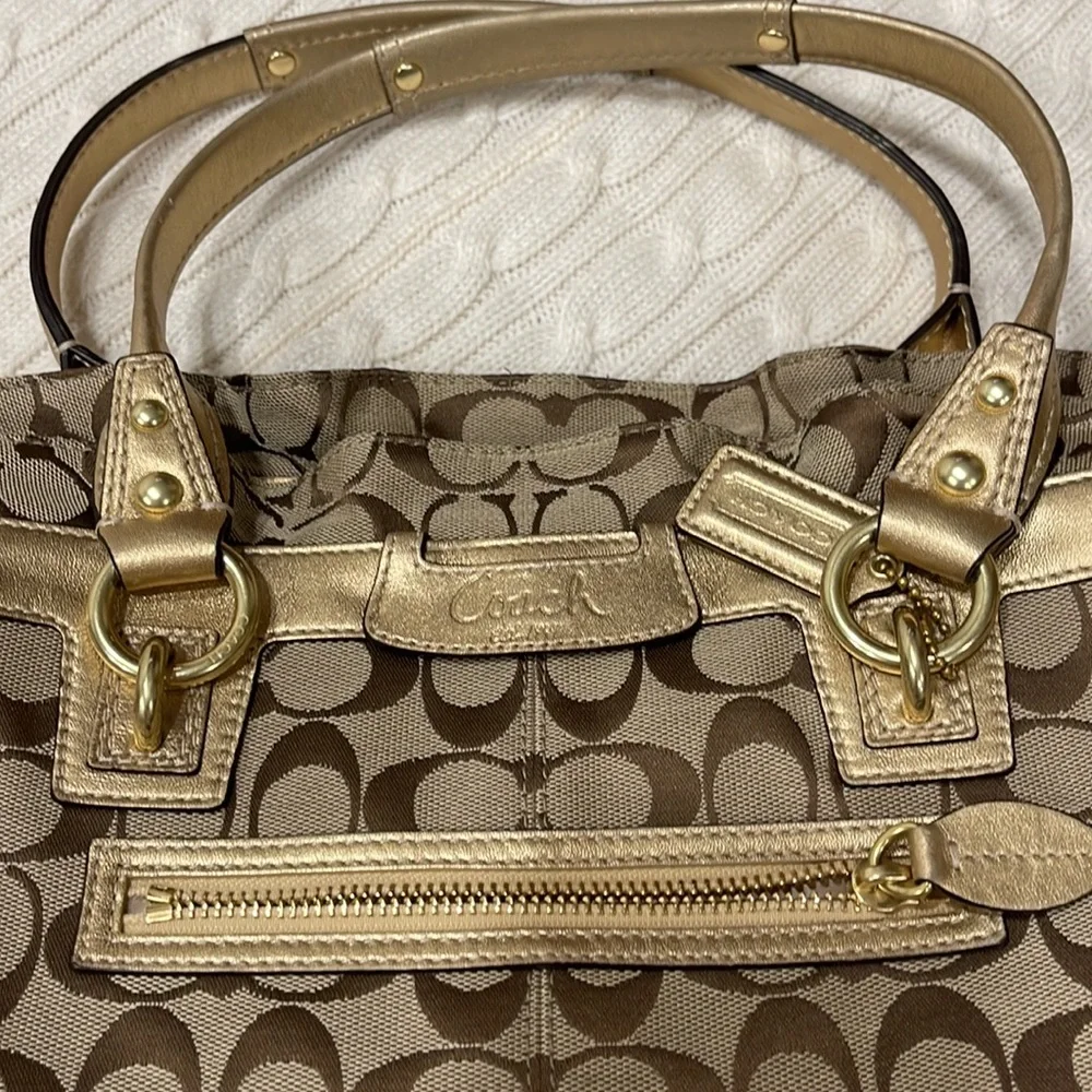 Coach Purse Signature Print/Gold